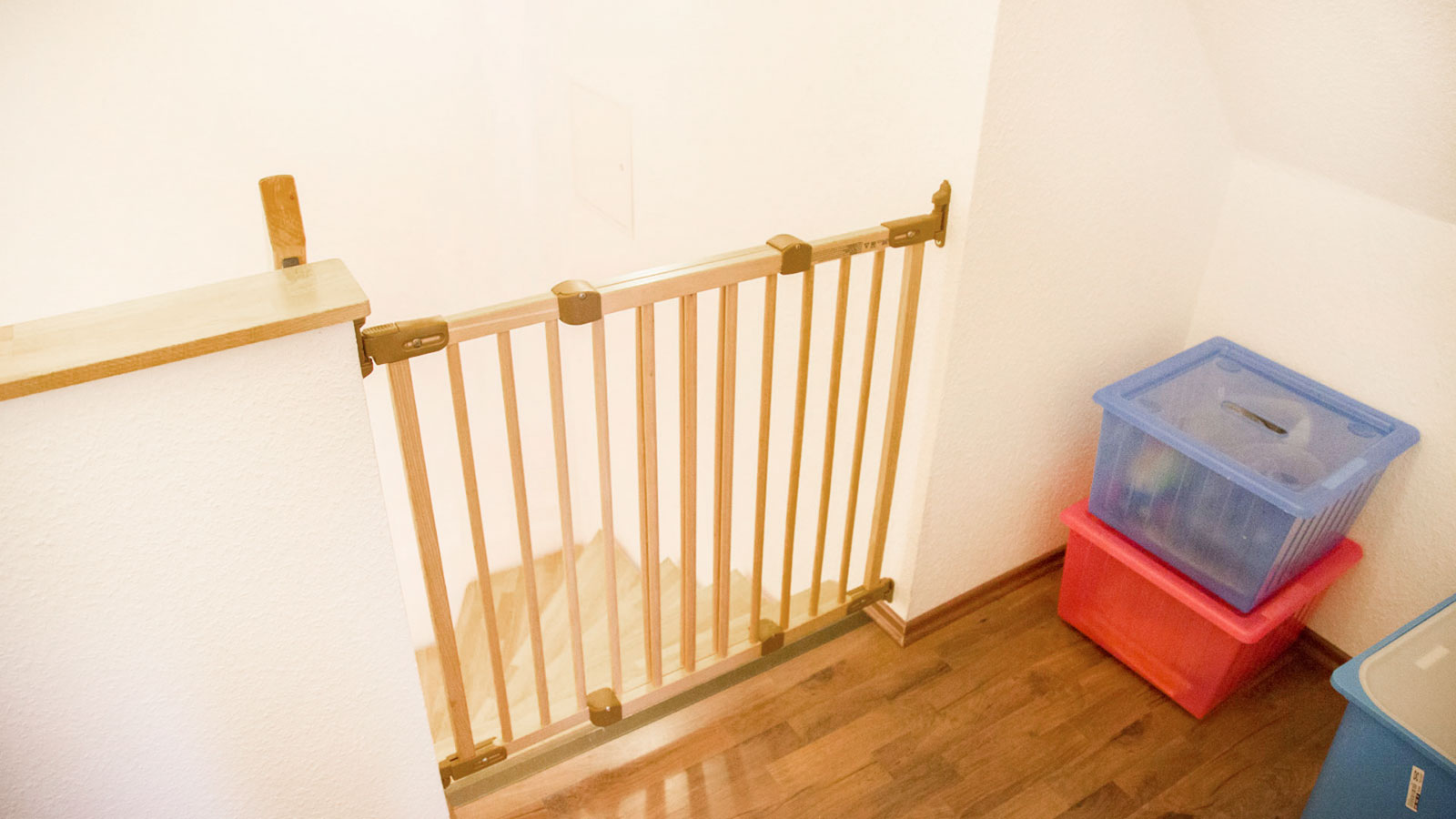 Treppe mit Kindersicherung | Bildergalerie-Tags: Ferienwohnung, Fehmarn, Ostsee